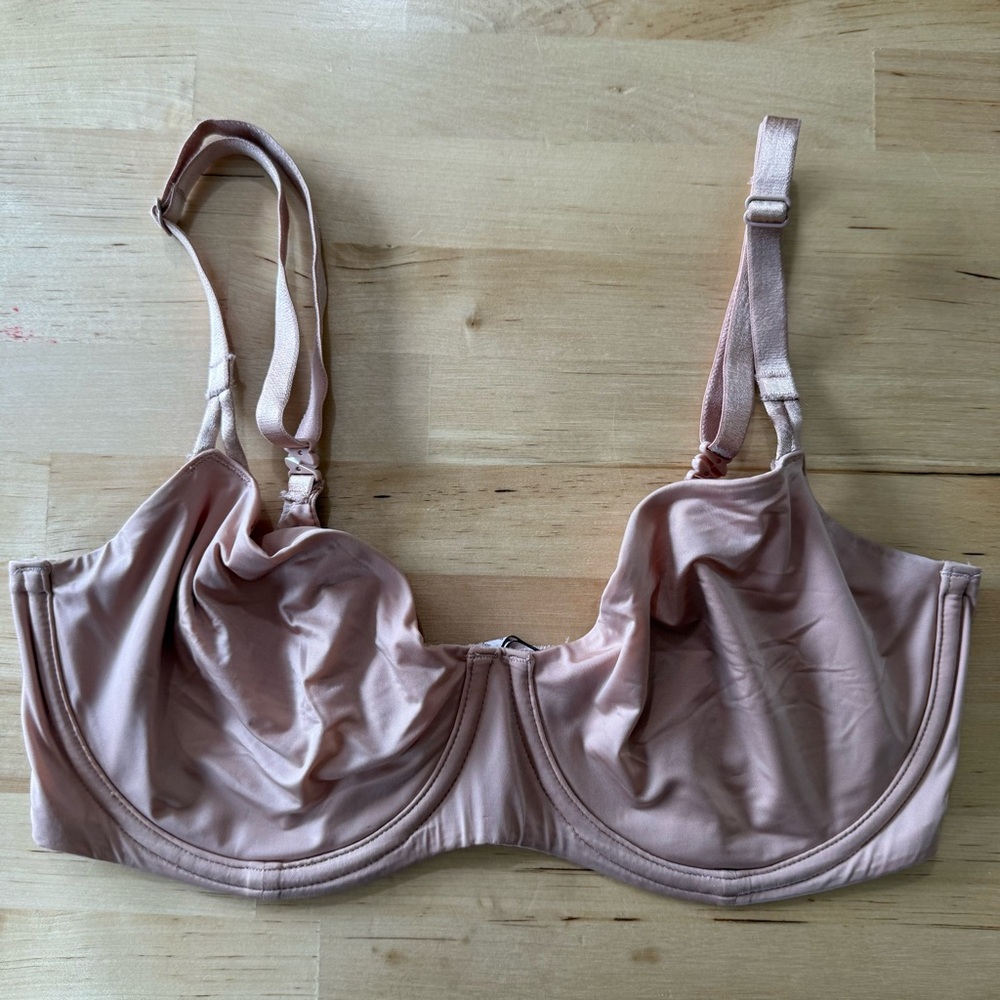 Victoria's Secret Nude Underwire‎ Bra With No Padding - 34DD
